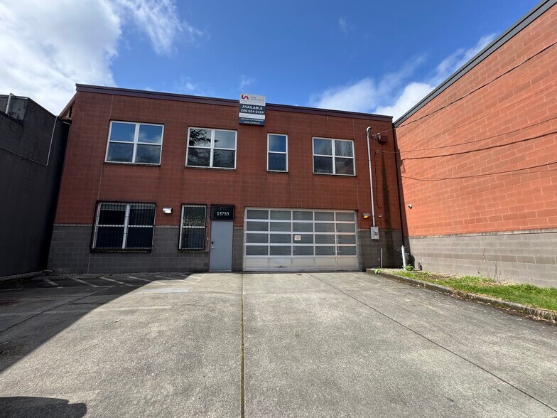More Photos Of 13753 Midvale Ave N, Seattle Warehouse For Sale