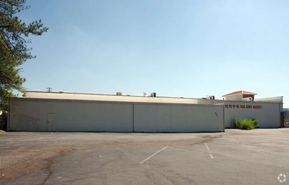 More Photos Of 4897 Buford Hwy, Atlanta Supermarket For Lease