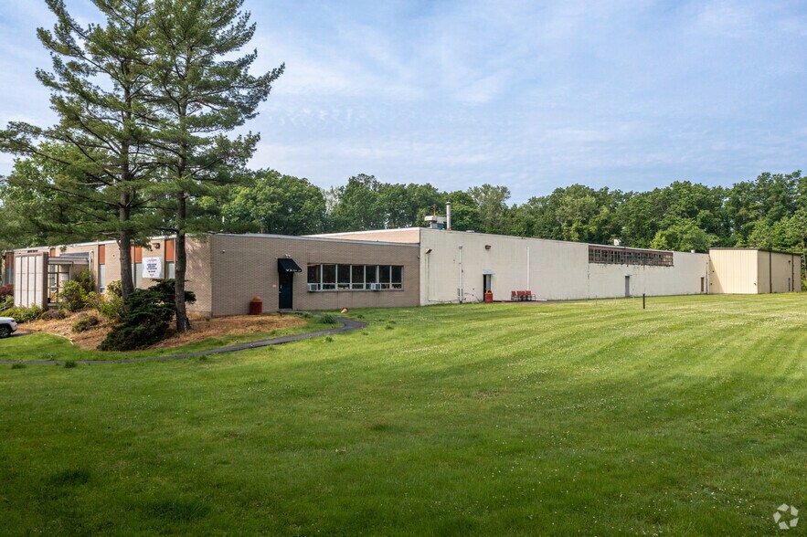 More Photos Of 524 Route 303, Orangeburg Manufacturing For Lease