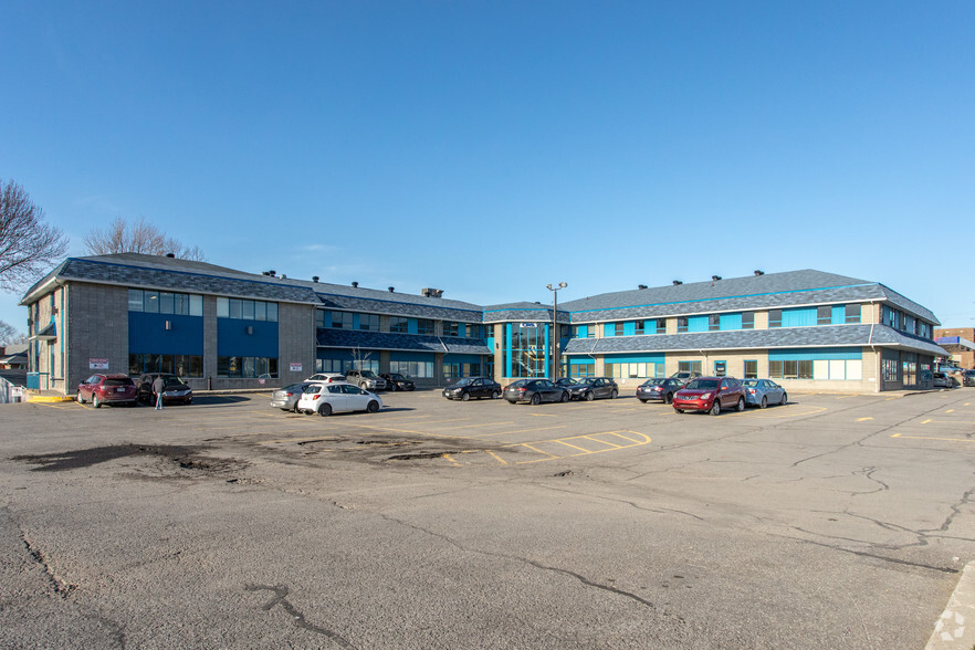 Primary Photo Of 420 Boul Maloney E, Gatineau Office For Lease