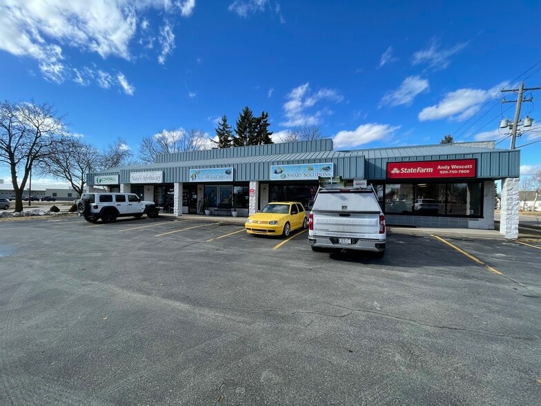 More Photos Of 1117 N Badger Ave, Appleton Supermarket For Sale