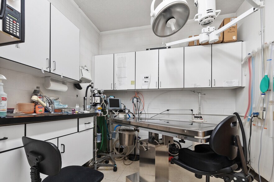 More Photos Of 208 S Washington Blvd, Ogden General Retail For Sale