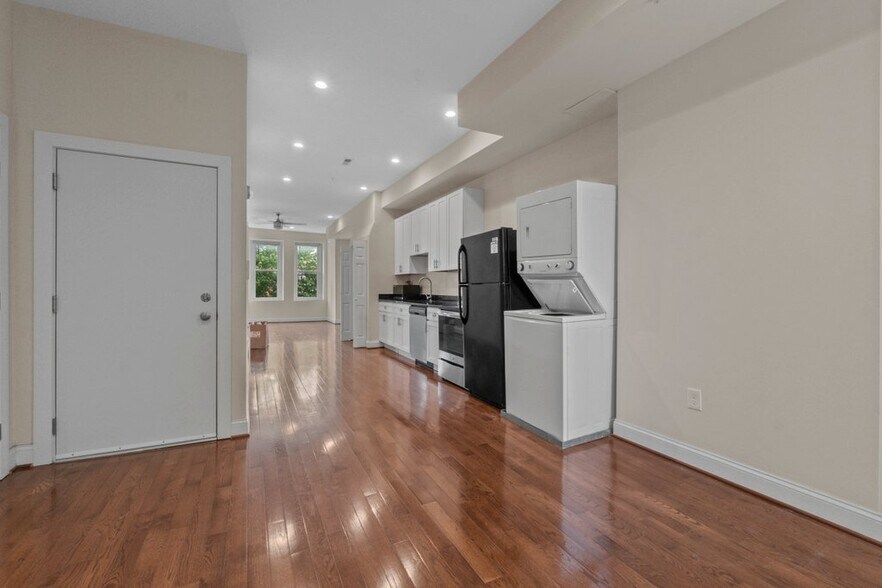 More Photos Of 2740 Saint Paul St, Baltimore Apartments For Sale