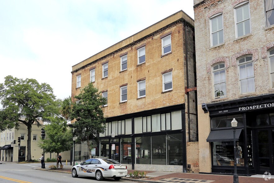 More Photos Of 322 W Broughton St, Savannah Storefront For Lease