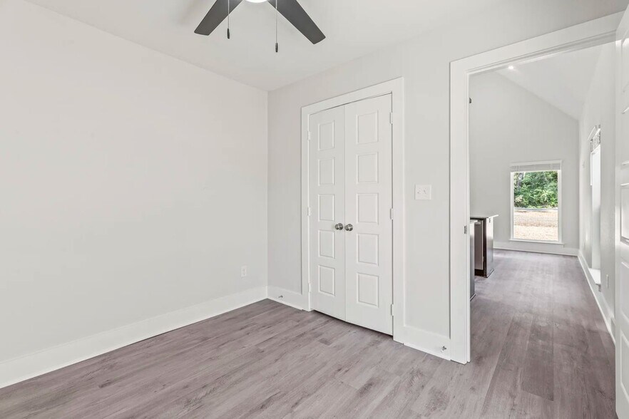 More Photos Of 20048 County Road 4118 Rd, Lindale Apartments For Sale