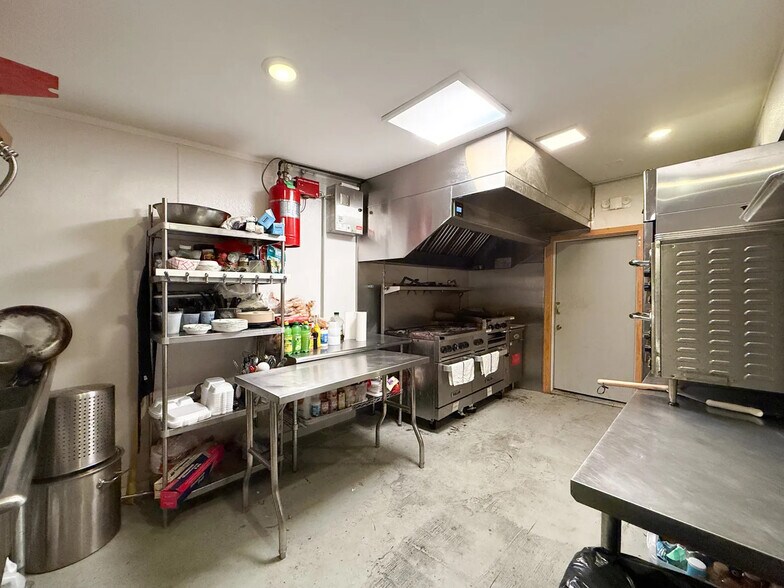 More Photos Of 2303 Hickory Ave, New Orleans Bar For Sale