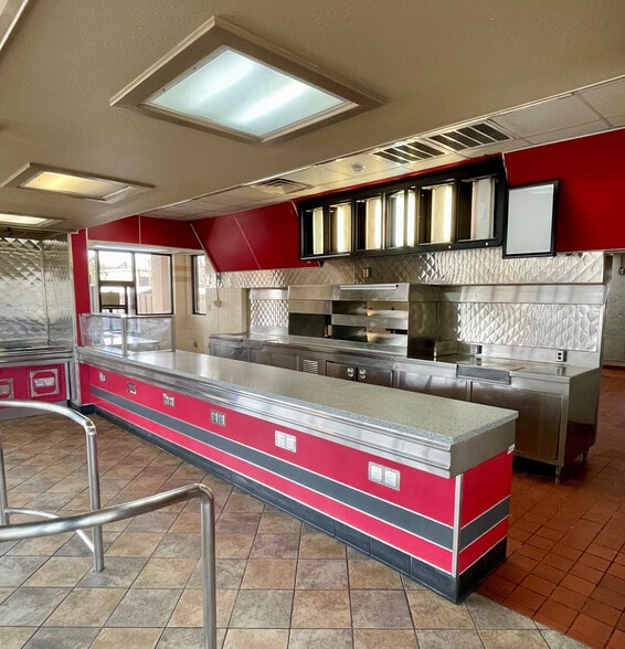 More Photos Of 5508 Raeford Rd, Fayetteville Fast Food For Lease