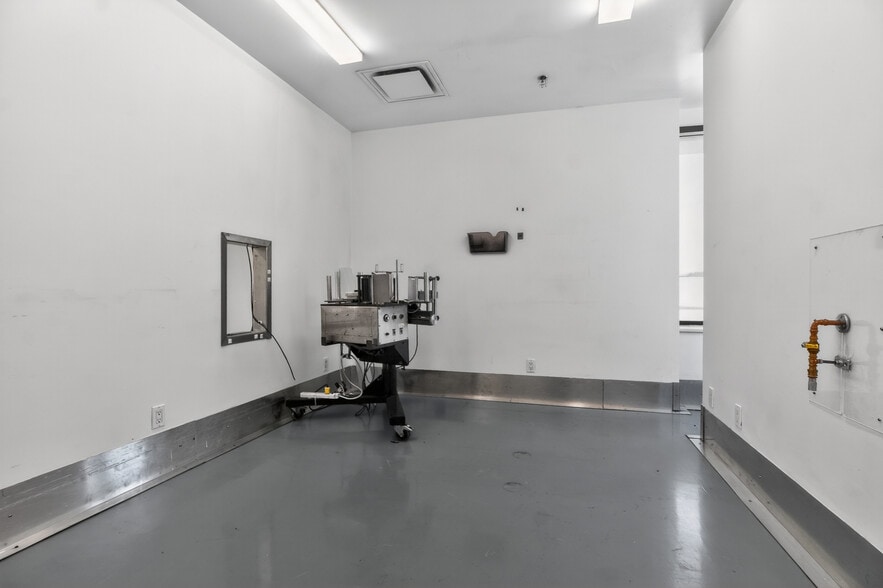 More Photos Of 2580 Viscount Way, Richmond Warehouse For Lease