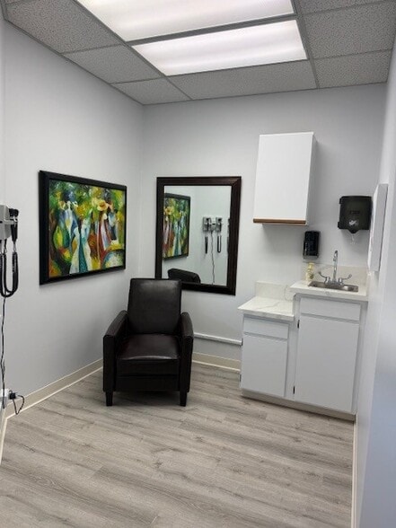 More Photos Of 24432 Muirlands Blvd, Lake Forest Medical For Lease