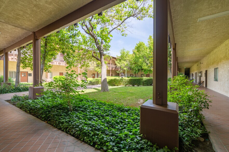 More Photos Of 44725 10th St W, Lancaster Medical For Lease