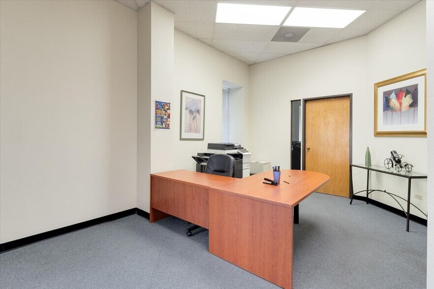 More Photos Of 2413 N Washington St, Denver Office For Sale