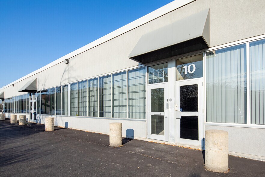 More Photos Of 1040 Martin Grove Rd, Toronto Service For Sale