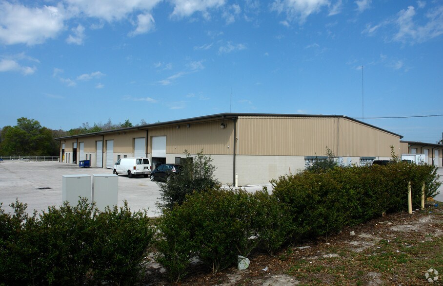 More Photos Of 1911 Oakmont Ave, Tarpon Springs Warehouse For Lease
