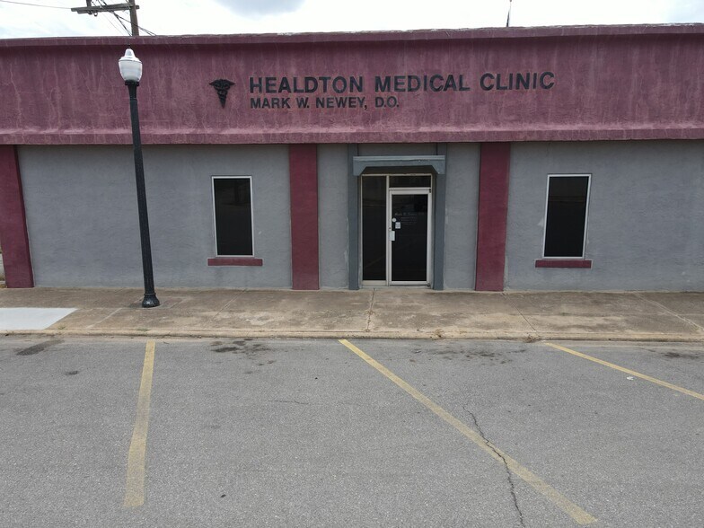 More Photos Of 628 4th St, Healdton Healthcare For Sale