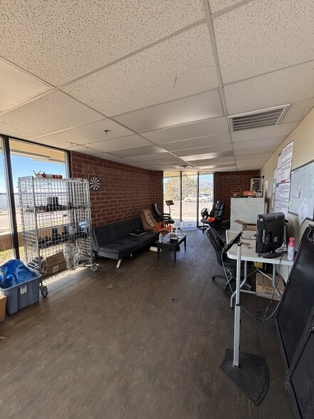 More Photos Of 1539-1553 Paonia Ct, Colorado Springs Light Distribution For Lease