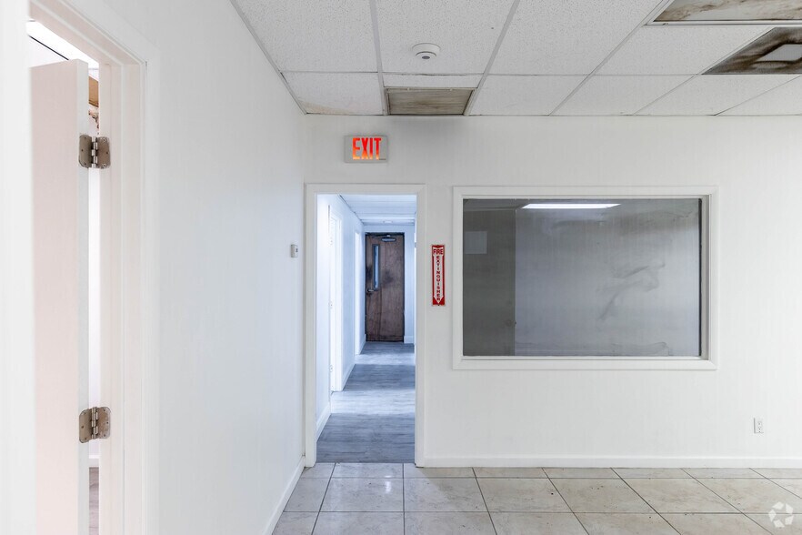 More Photos Of 4120-4132 NW 10th Ave, Fort Lauderdale Warehouse For Lease