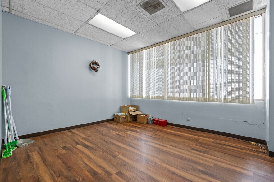 More Photos Of 98-1247 Kaahumanu St, Aiea Medical For Lease