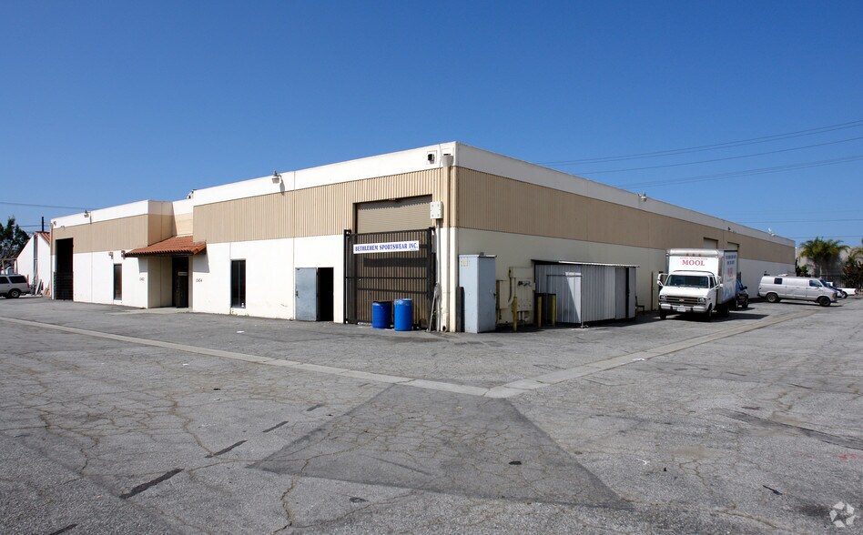 More Photos Of 13450-13468 S Western Ave, Gardena Warehouse For Lease