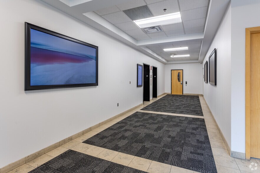 More Photos Of 2355 Highway 36 W, Roseville Coworking Space