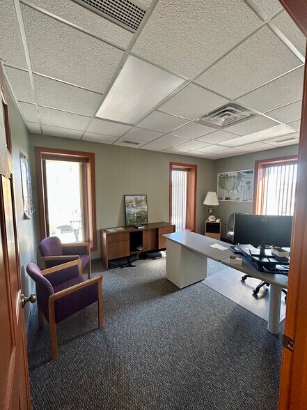 More Photos Of 302 5th St SW, Willmar Office For Sale