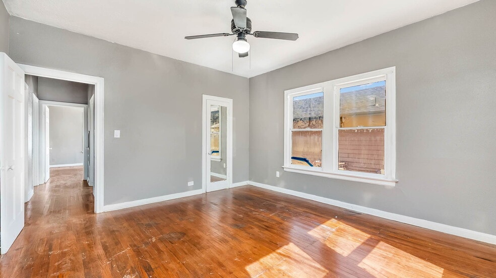 More Photos Of 1018 W Hildebrand Ave, San Antonio Storefront Retail Office For Lease