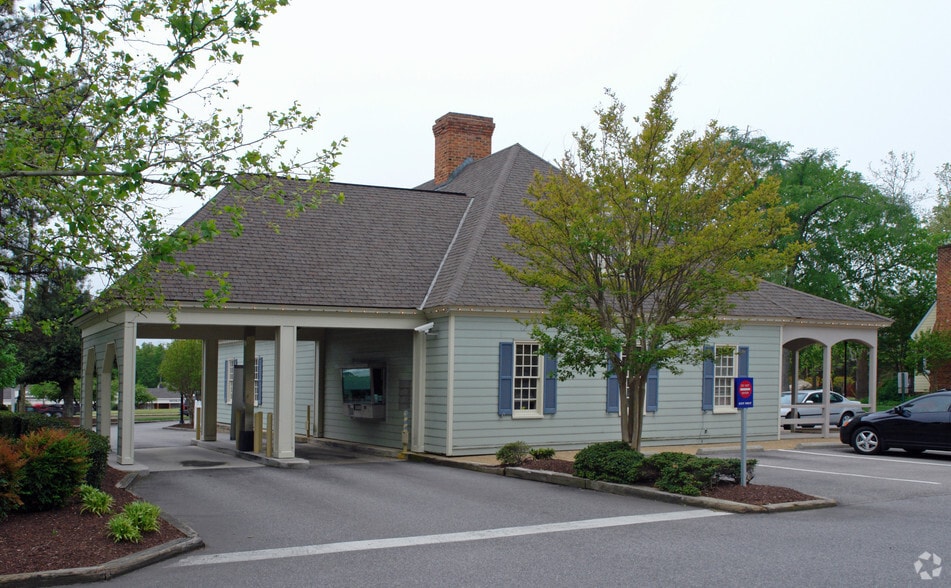 More Photos Of 1220 Sycamore Sq, Midlothian Unknown For Lease