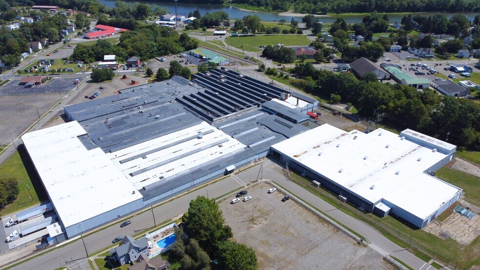 More Photos Of 101 N Main St, Athens Manufacturing For Lease