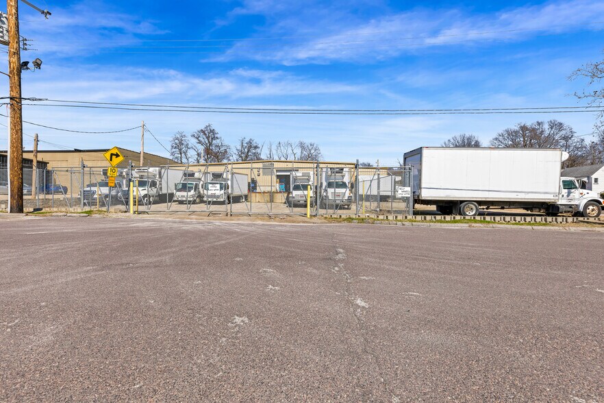 More Photos Of 5205-5209 Hodiamont Ave, Saint Louis Warehouse For Sale