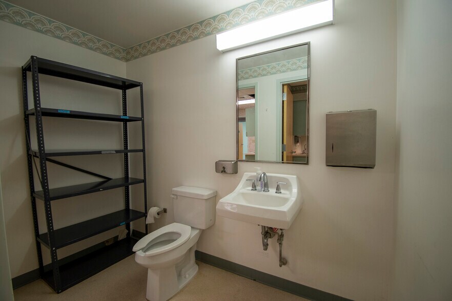 More Photos Of 2525 Harbor Blvd, Port Charlotte Medical For Lease