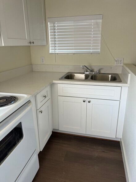 More Photos Of 1323 C St, Las Vegas Multifamily For Sale