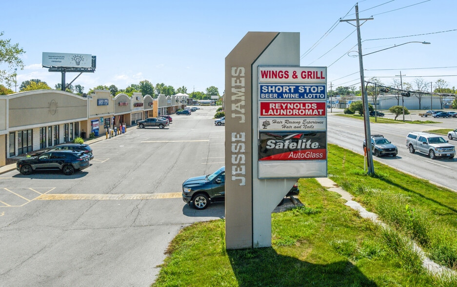 More Photos Of 503-559 S Reynolds Rd, Toledo Freestanding For Sale