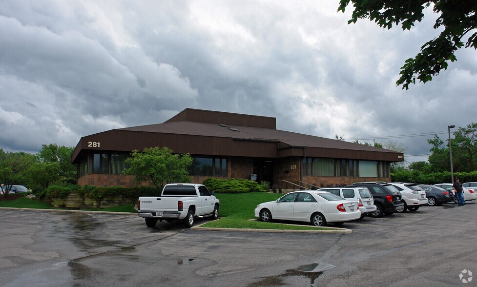 More Photos Of 16W343 83rd St, Burr Ridge Unknown For Lease