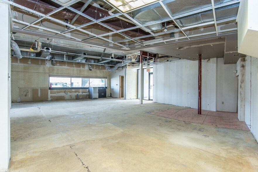 More Photos Of 12301 NE Central Ave, Blaine Bank For Lease