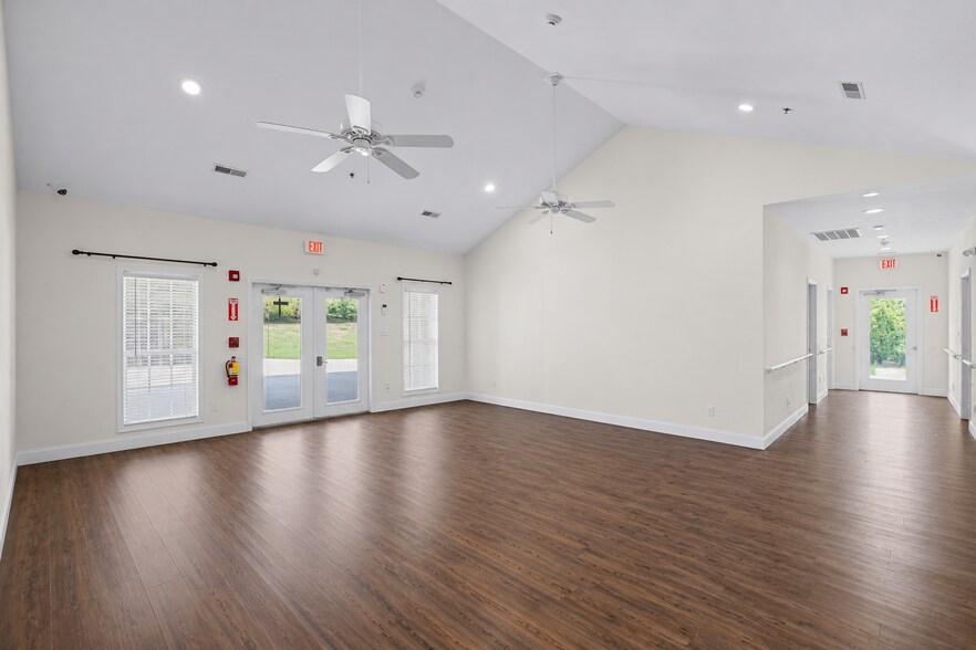 More Photos Of 419 Pin Hook Rd, Spring City Assisted Living For Sale
