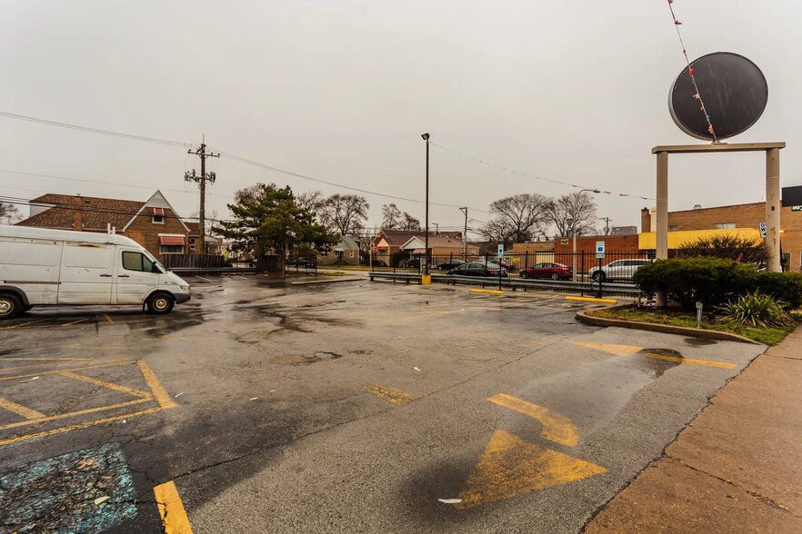 More Photos Of 224 E 103rd St, Chicago Fast Food For Sale
