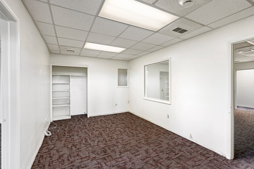 More Photos Of 8364 Easton Rd, Ottsville Auto Dealership For Sale