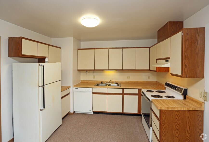 More Photos Of 911 W 3rd St, Nekoosa Apartments For Sale