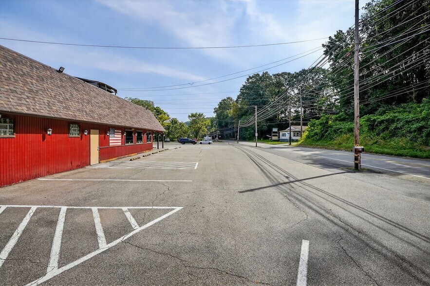 More Photos Of 550 McKeesport Rd, Elizabeth Freestanding For Sale