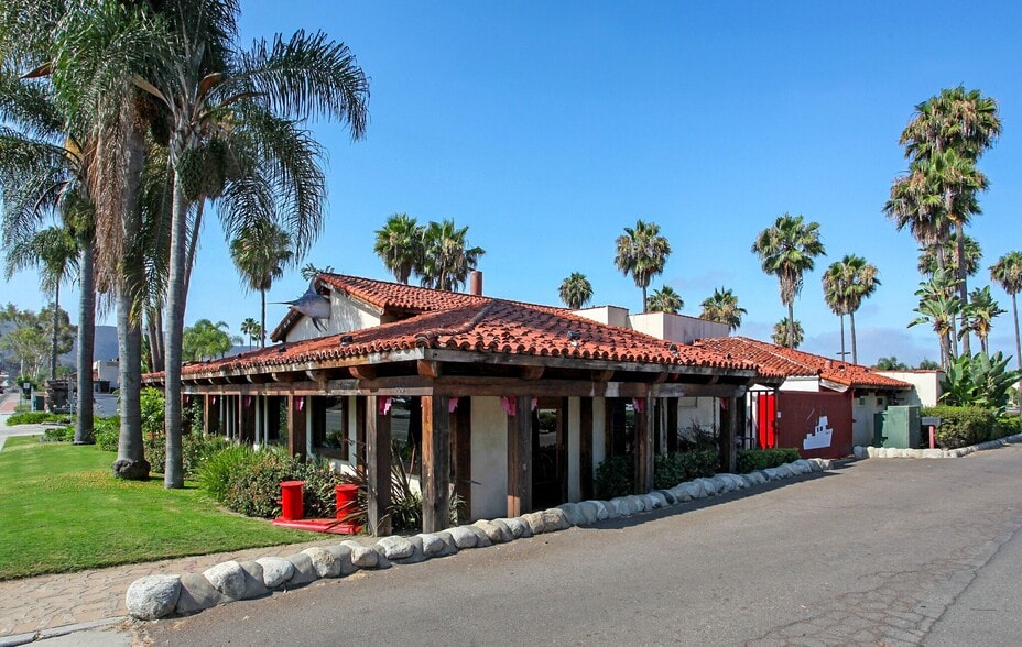 Primary Photo Of 360 Via Vera Cruz, San Marcos Restaurant For Sale