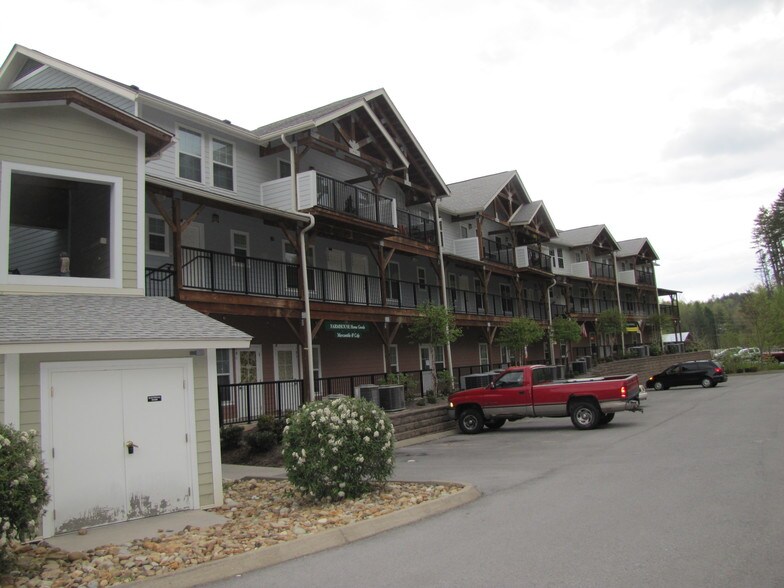 More Photos Of 849 Glades Rd, Gatlinburg Specialty For Sale