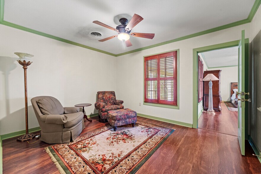 More Photos Of 1106 Avenue O, Huntsville Office Residential For Sale