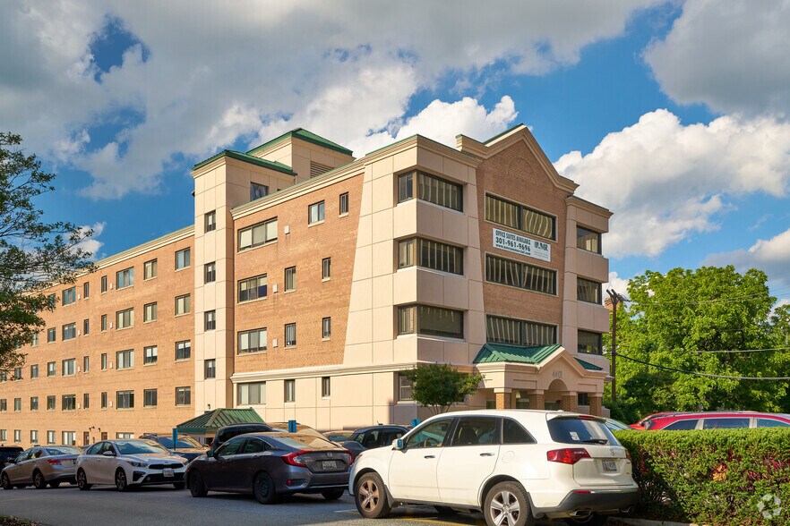 More Photos Of 4401 East-West Hwy, Bethesda Medical For Lease