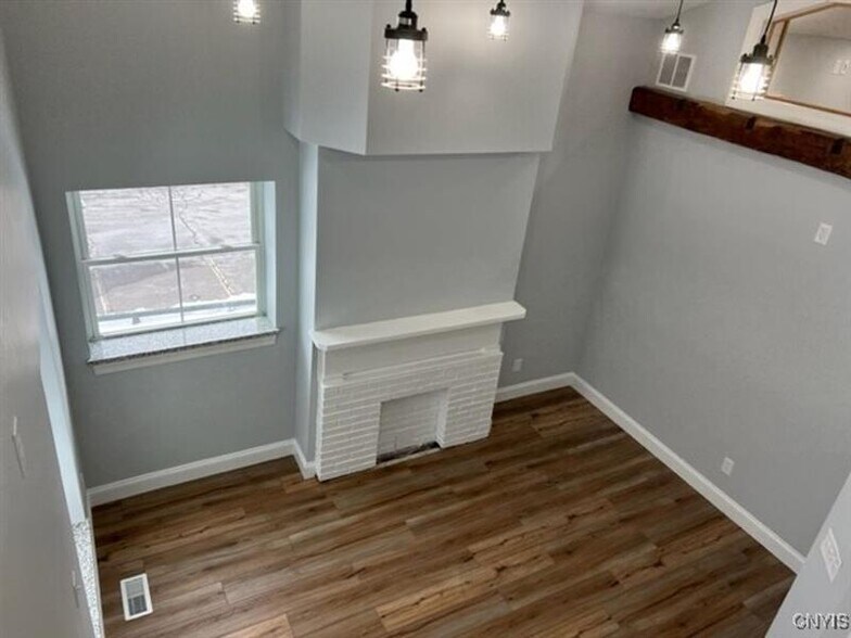 More Photos Of 209 N Washington St, Rome Funeral Home For Sale