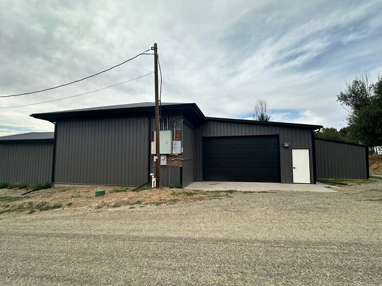 More Photos Of 1627 Dickie Rd, Billings Manufacturing For Lease