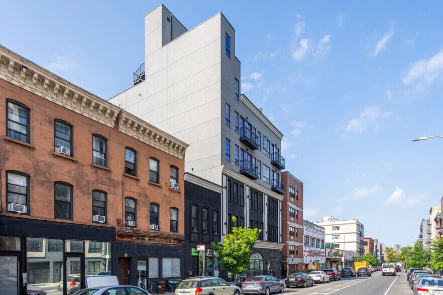 More Photos Of 862 Dekalb Ave, Brooklyn Apartments For Lease