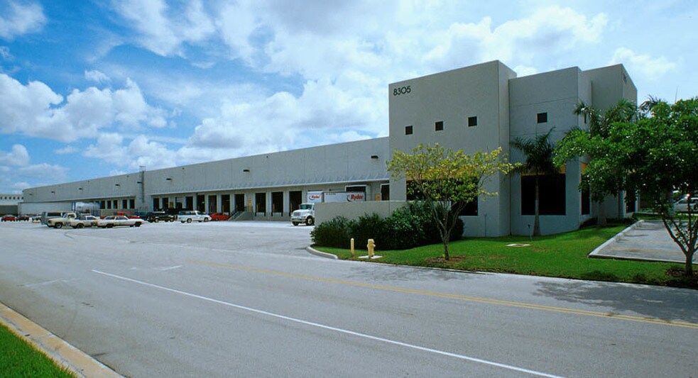 More Photos Of 8305 NW 27th St, Doral Distribution For Lease