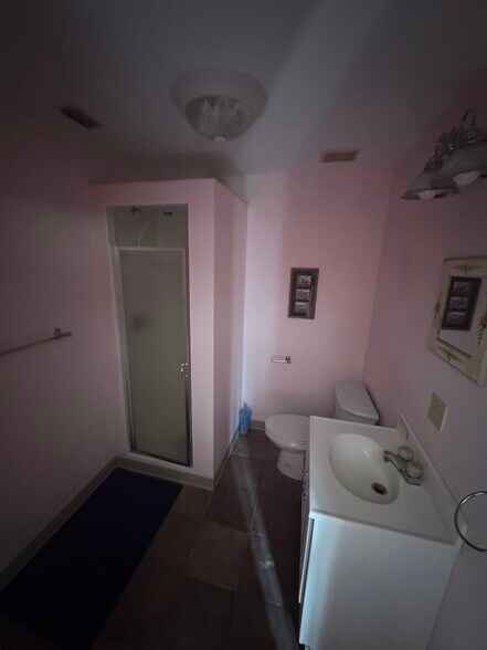 More Photos Of 12935 U. S. 43, Axis Flex For Lease