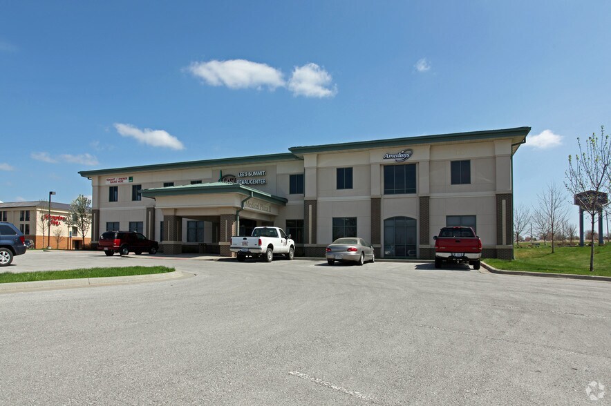 More Photos Of 100 NE Missouri Rd, Lee's Summit Medical For Lease