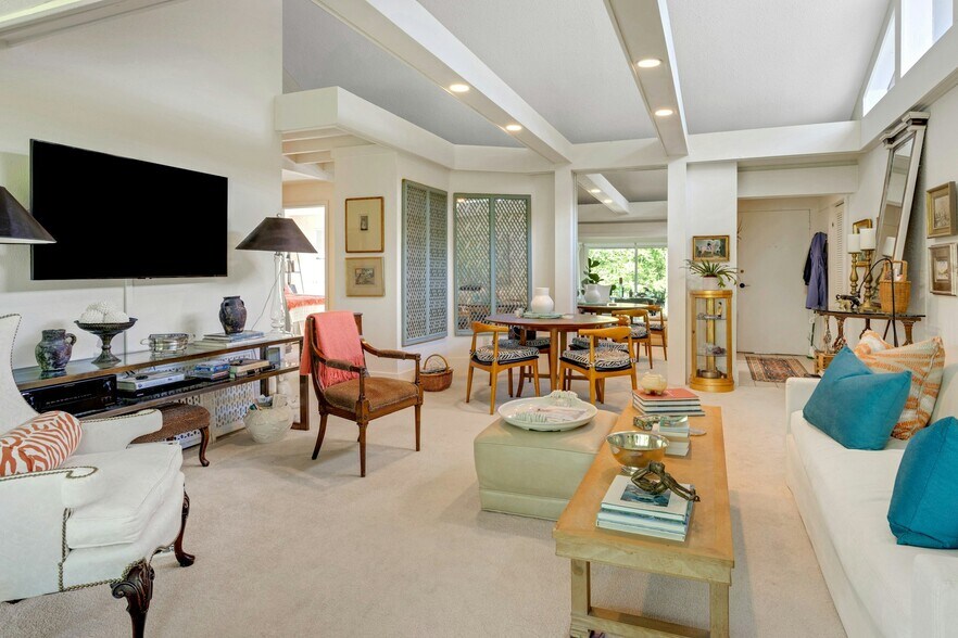 More Photos Of 1038-1056 Main St S, Woodbury Apartments For Sale