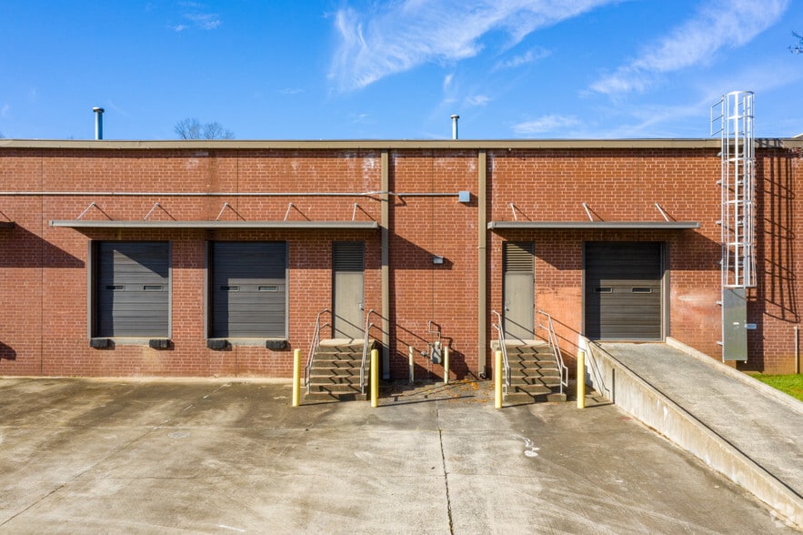 More Photos Of 14201 S Lakes Dr, Charlotte Unknown For Lease